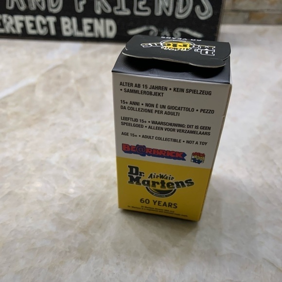 DR. MARTENS BE@RBRICK COLLECTIBLE FIGURE - Picture 8 of 10